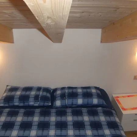 Apartment 3000 *