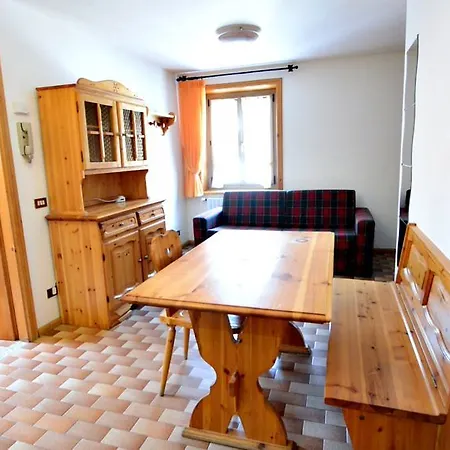 Apartment 3000 *